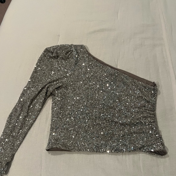 Express Silver Sequin One-Shoulder Blouse - Picture 2 of 4